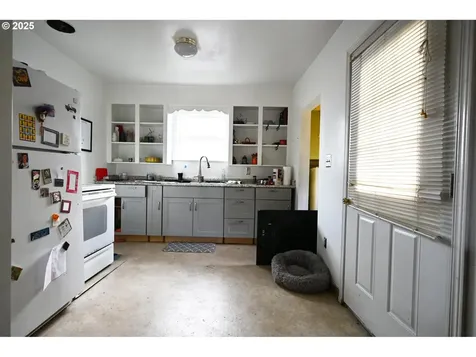 7118 SE Nehalem Street Portland OR 97206