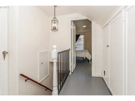 1524 SE 84th Avenue Portland OR 97216