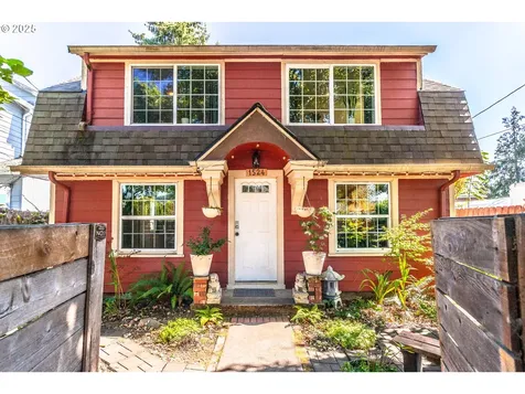 1524 SE 84th Avenue Portland OR 97216