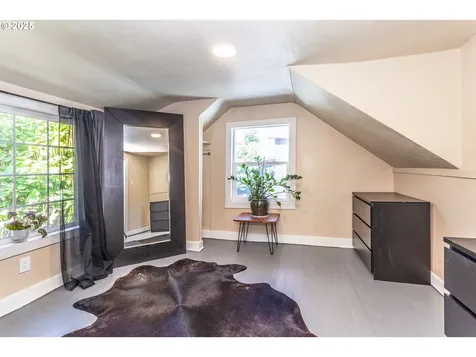 1524 SE 84th Avenue Portland OR 97216