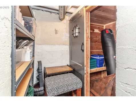 1524 SE 84th Avenue Portland OR 97216