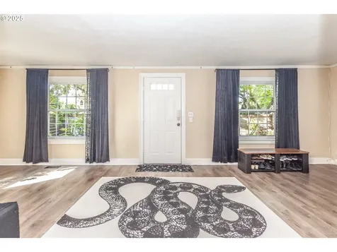 1524 SE 84th Avenue Portland OR 97216