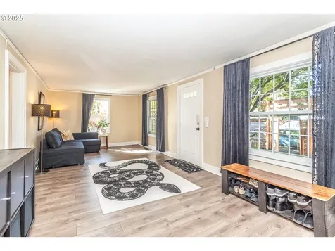 1524 SE 84th Avenue Portland OR 97216