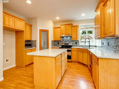 2002 NE 183rd Avenue Vancouver WA 98684