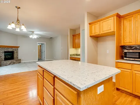 2002 NE 183rd Avenue Vancouver WA 98684