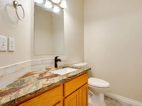 2002 NE 183rd Avenue Vancouver WA 98684