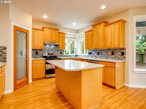 2002 NE 183rd Avenue Vancouver WA 98684