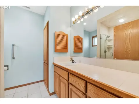 3333 Lakemont Drive Eugene OR 97408