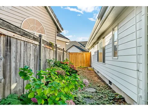 3333 Lakemont Drive Eugene OR 97408