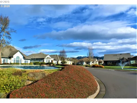 3333 Lakemont Drive Eugene OR 97408