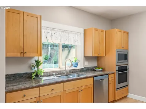 2688 Suncrest Avenue Eugene OR 97405