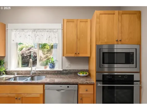 2688 Suncrest Avenue Eugene OR 97405