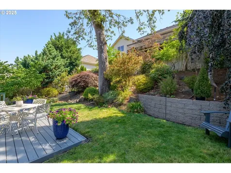 2688 Suncrest Avenue Eugene OR 97405