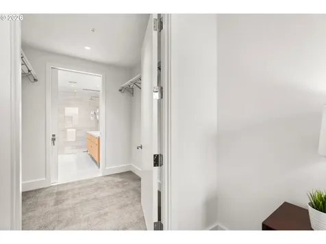 550 SW 10th Avenue Portland OR 97205