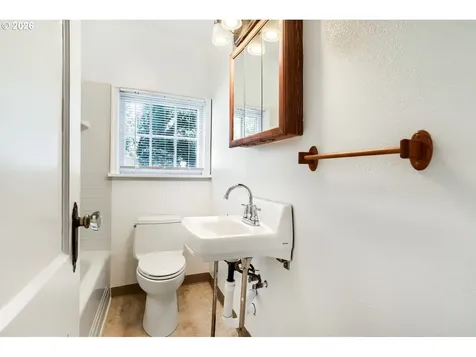 869 E Street Washougal WA 98671