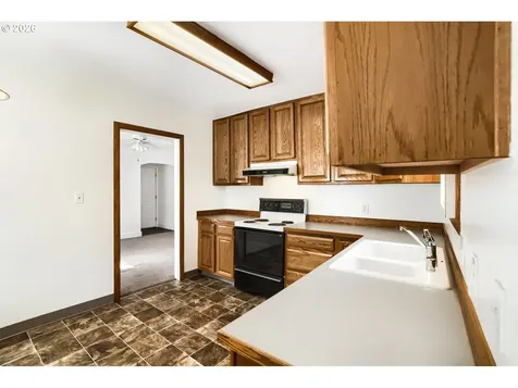 869 E Street Washougal WA 98671