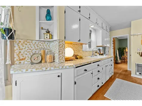 5820 NE Halsey Street Portland OR 97213