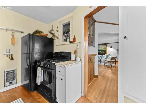 5820 NE Halsey Street Portland OR 97213