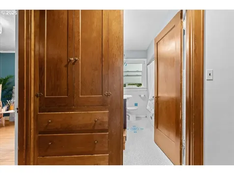 5820 NE Halsey Street Portland OR 97213