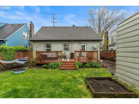 5820 NE Halsey Street Portland OR 97213
