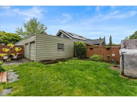 5820 NE Halsey Street Portland OR 97213