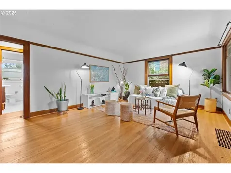 5820 NE Halsey Street Portland OR 97213