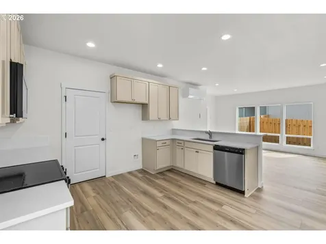 508 SW 6th Street Metolius OR 97741