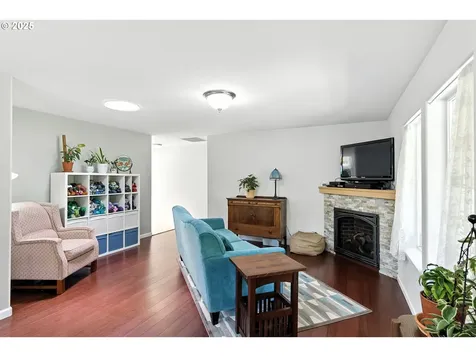 639 NE Meadow Drive Portland OR 97211