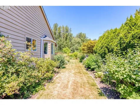 639 NE Meadow Drive Portland OR 97211