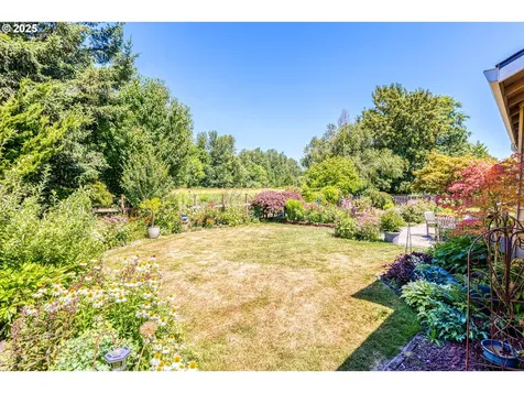 639 NE Meadow Drive Portland OR 97211