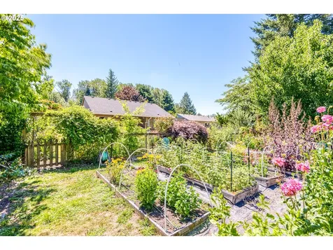 639 NE Meadow Drive Portland OR 97211