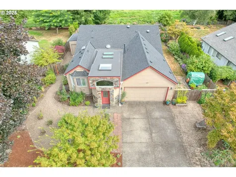 639 NE Meadow Drive Portland OR 97211