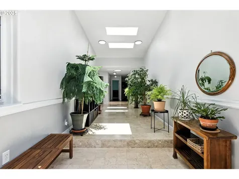 639 NE Meadow Drive Portland OR 97211