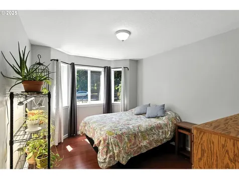 639 NE Meadow Drive Portland OR 97211