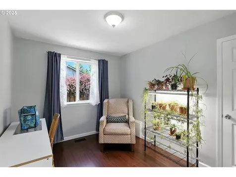 639 NE Meadow Drive Portland OR 97211