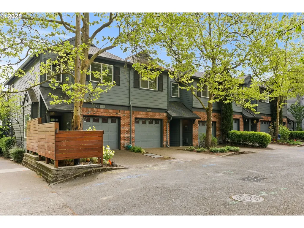 4710 SW 2nd Avenue Portland OR 97239