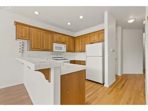 4710 SW 2nd Avenue Portland OR 97239