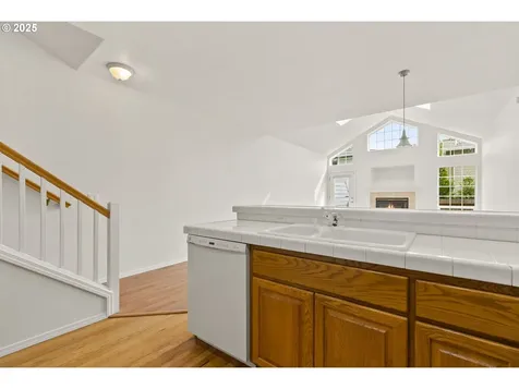4710 SW 2nd Avenue Portland OR 97239