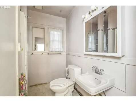 4024 SE 28th Avenue Portland OR 97202