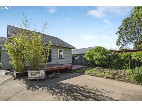 4024 SE 28th Avenue Portland OR 97202