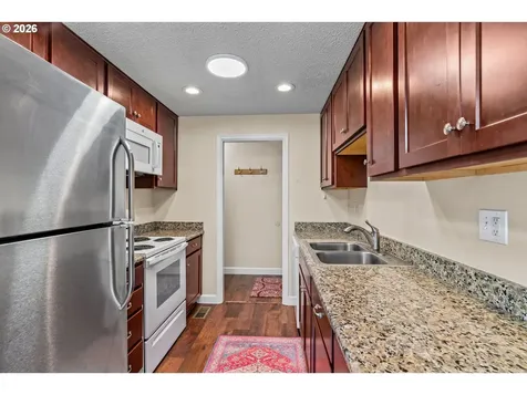 657 61st Street Springfield OR 97478