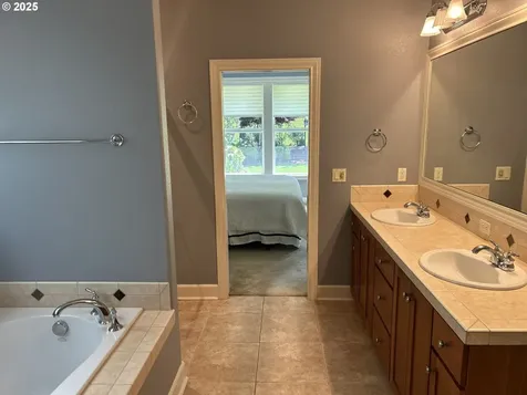 11606 SE Aerie Crescent Road Happy Valley OR 97086