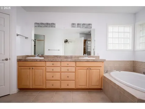 1862 Boulder Ridge Court NW Salem OR 97304