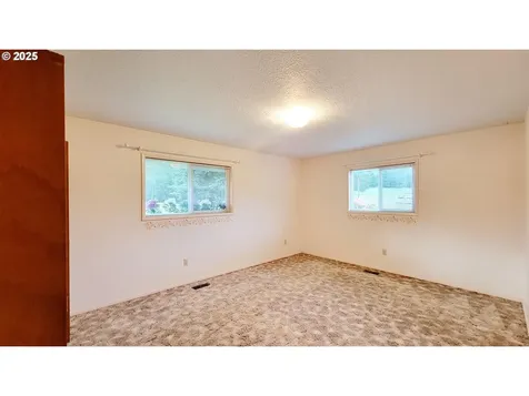 2965 S Myrtle Road Myrtle Creek OR 97457