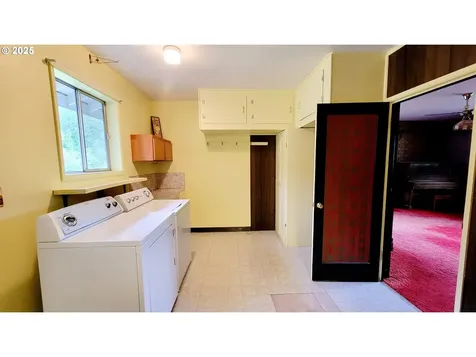 2965 S Myrtle Road Myrtle Creek OR 97457