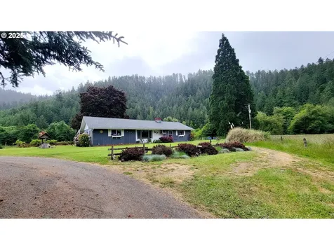 2965 S Myrtle Road Myrtle Creek OR 97457