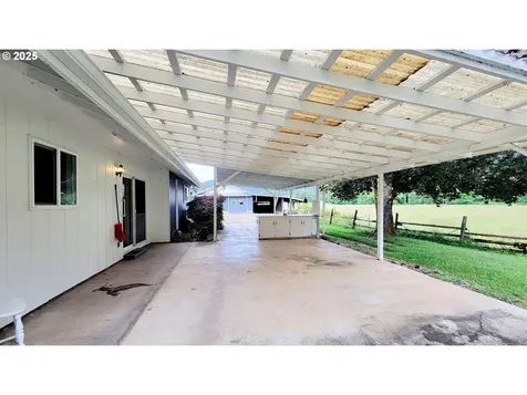 2965 S Myrtle Road Myrtle Creek OR 97457