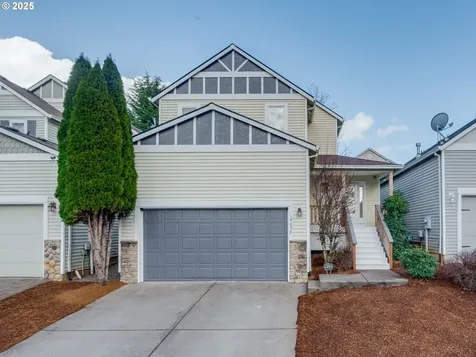19058 Barrington Avenue Sandy OR 97055