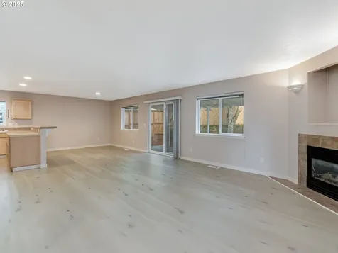 19058 Barrington Avenue Sandy OR 97055