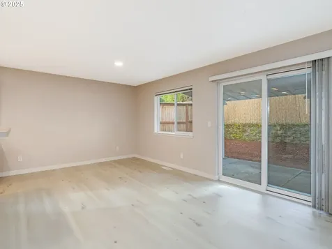 19058 Barrington Avenue Sandy OR 97055